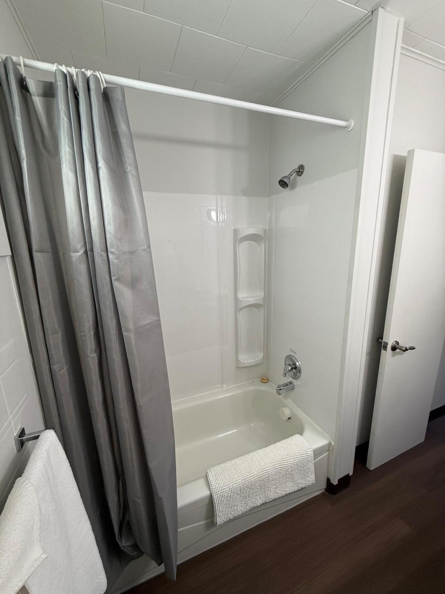 New Country Motel Swan River 외부 사진
