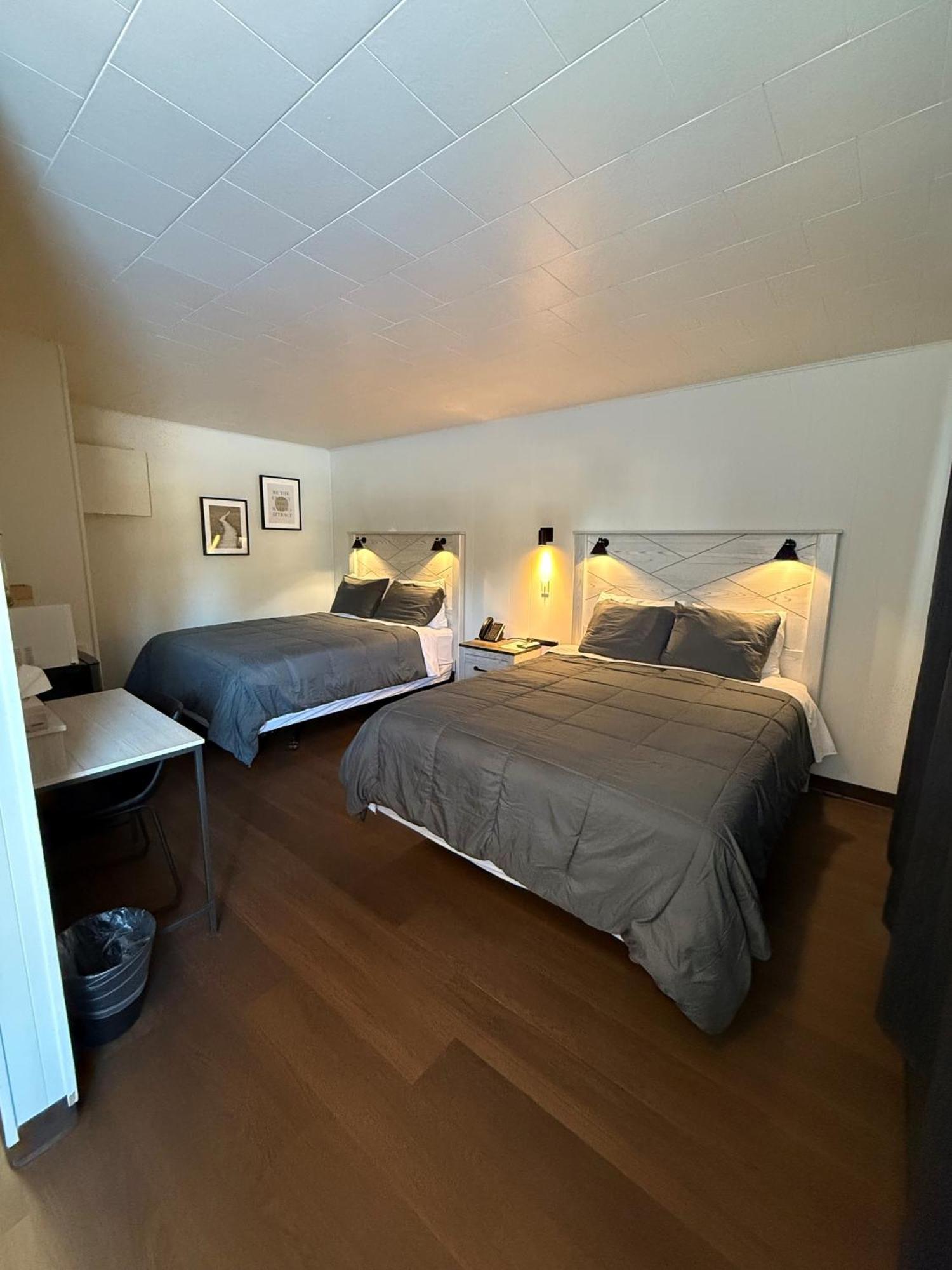 New Country Motel Swan River 외부 사진