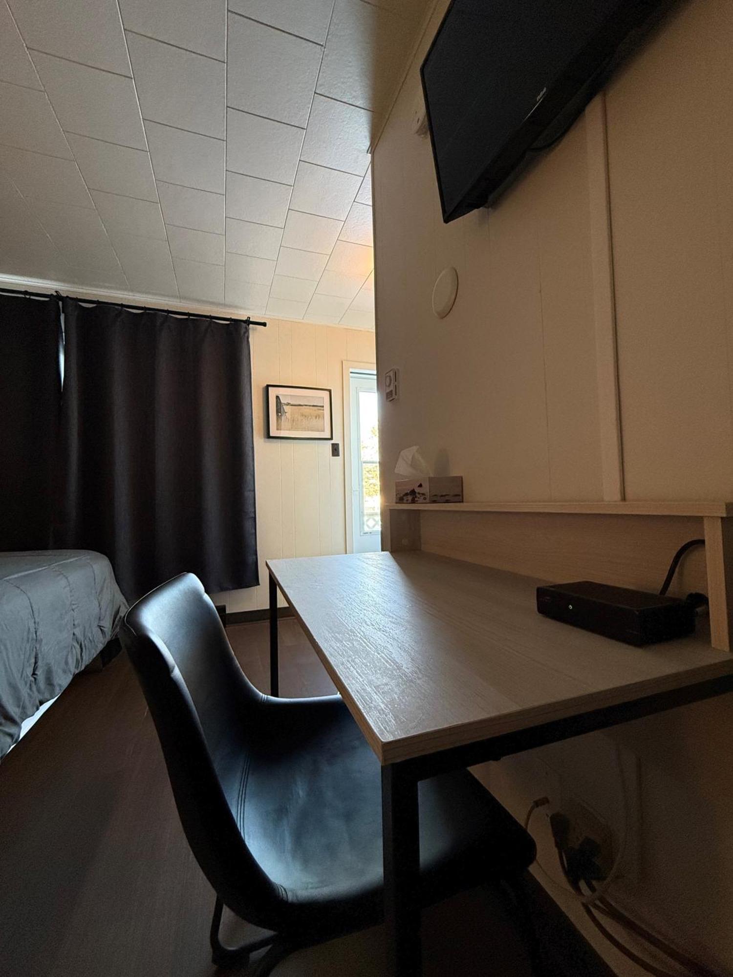 New Country Motel Swan River 외부 사진